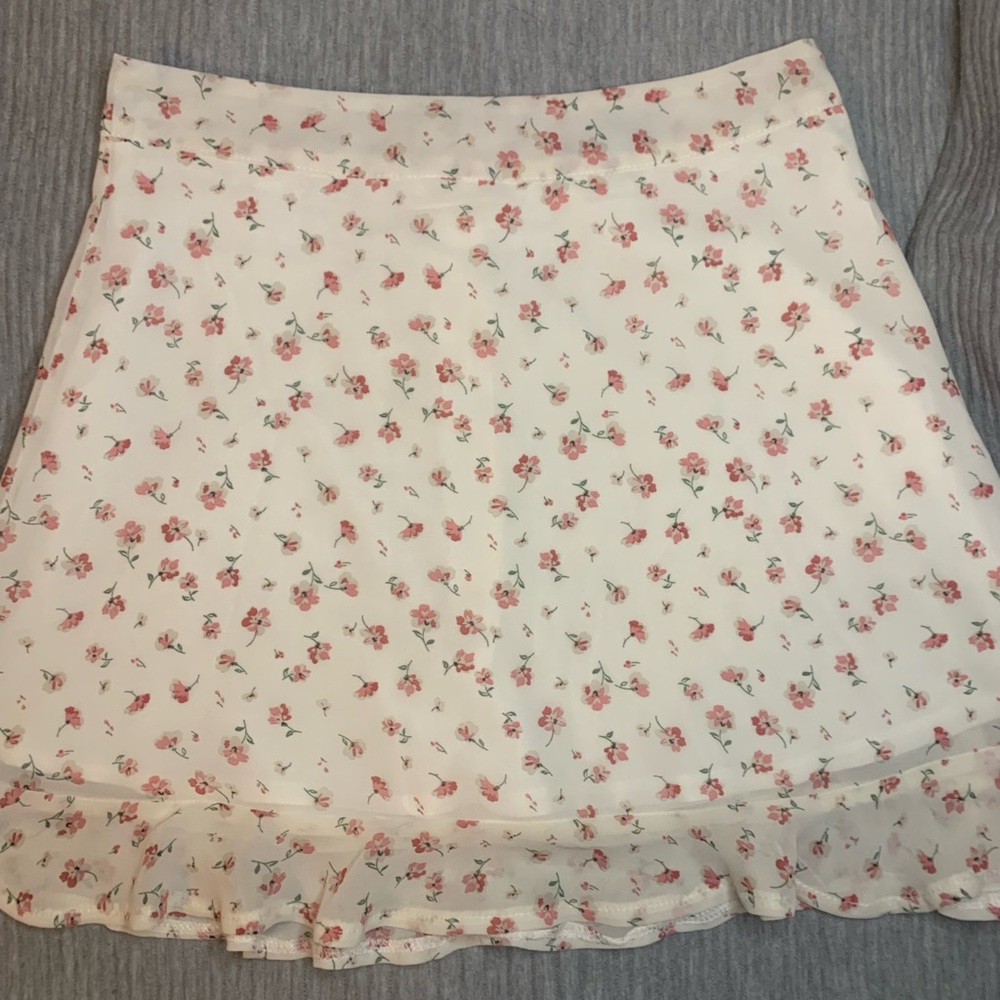 SHEIN Cream Floral Mini Skirt